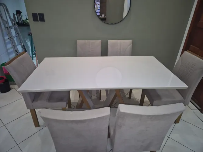 Mesa de jantar 6 cadeiras em perfeito estado!