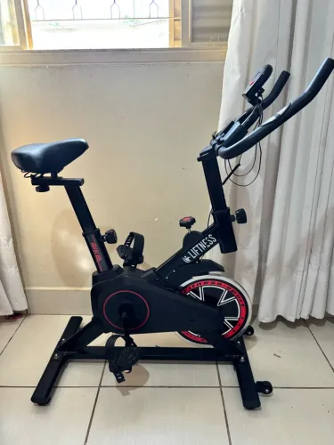 Bicicleta ergométrica spinning