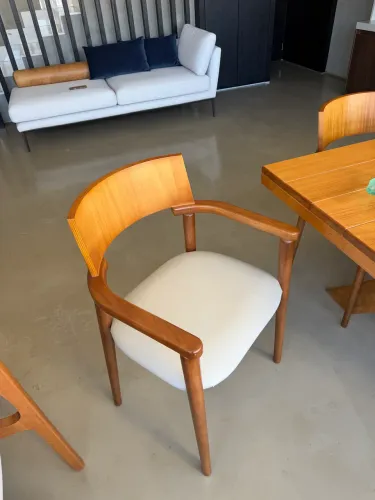Vendo 5 cadeiras para mesa de jantar