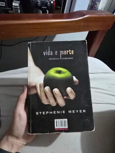 Livro vida e morte crepúsculo reimaginado