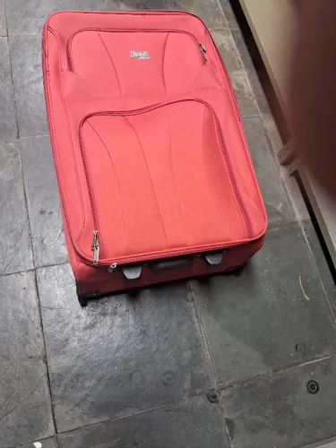Mala de viagem, tamanho ideal para até 23kg. Perfeita para suas aventuras,com ótimo estado