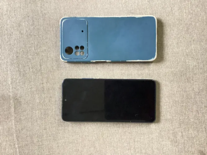 Vendo ou troco poco x4 pro , detalhe na traseira