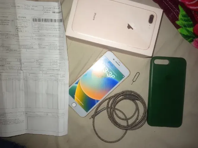 iPhone 8 plus pra hoje.