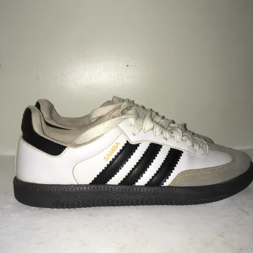 Tênis adidas samba