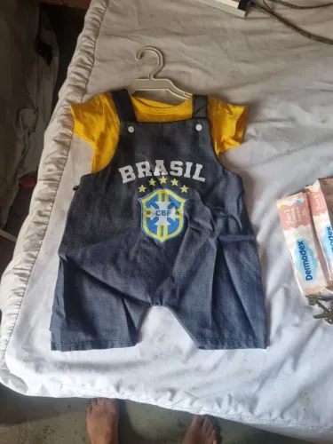 Roupinha infantil do brasil
