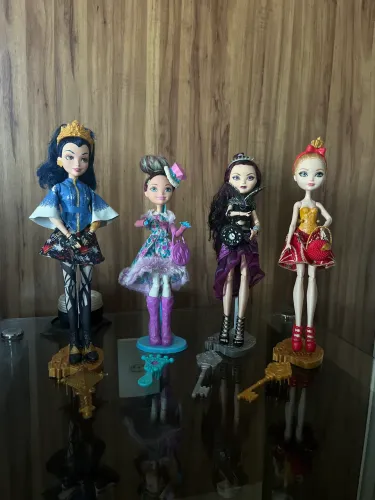 Coleção de bonecas da Coleção Ever After High