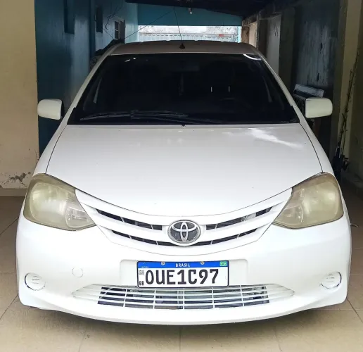 Toyota Etios XS Sedan 1.5 Flex 16V 4P Mec. 2013