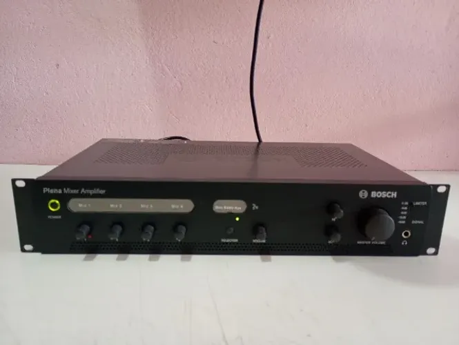 Amplificador misturador profissional Bosch PLE-1MA060-US Plena sonorização ambiente 60Wrms