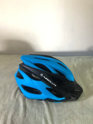 Capacete absolute novo. 60$