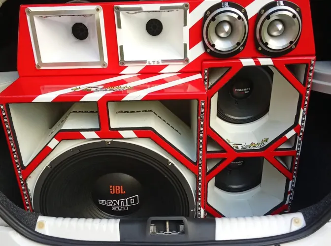 Som automotivo paredão