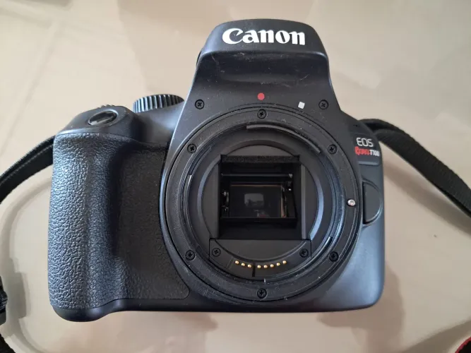 Canon T100