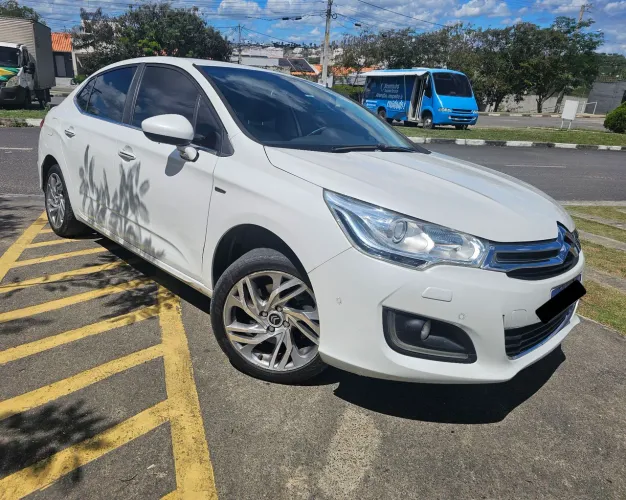 Citroen C4 Lounge Exclusive 1.6 Turbo 4P Aut. 2014
