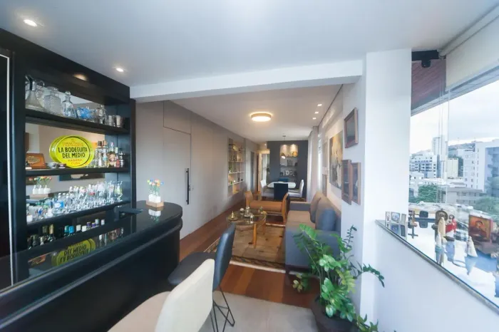 Apartamento à Venda - Sion, 3 Quartos, 310 m2