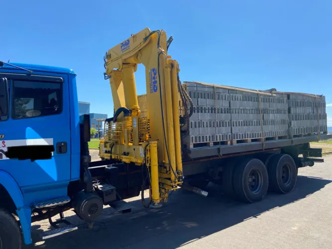 Munck Phd 35007 com sob chassi e carroceria APENAS O IMPLEMENTO !