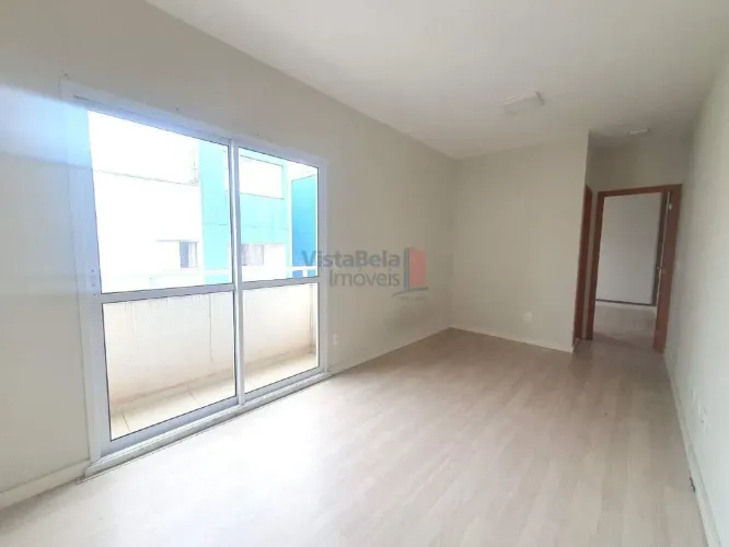 Excelente apartamento de 01 dormitório com planejados, piso laminado e academia para sua c