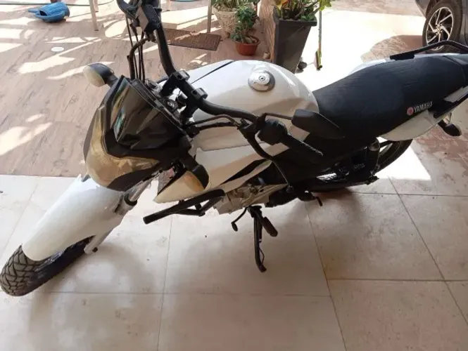 Moto Yamaha Fazer 150
