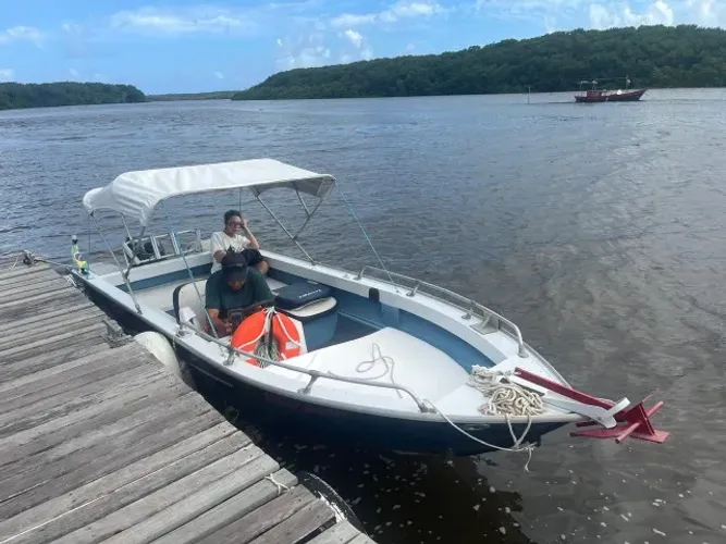 Lancha leve forte motor Yamaha zero