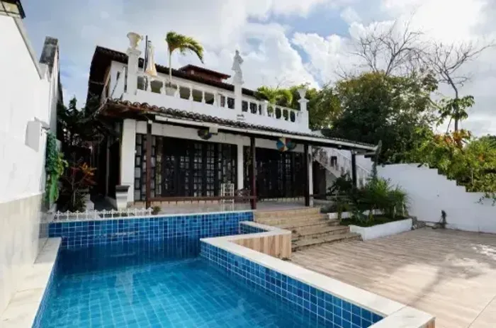 Oportunidade!! Belíssimo Casarão Alto Padrão 7/4 C/ 480M² em Ponta Negra