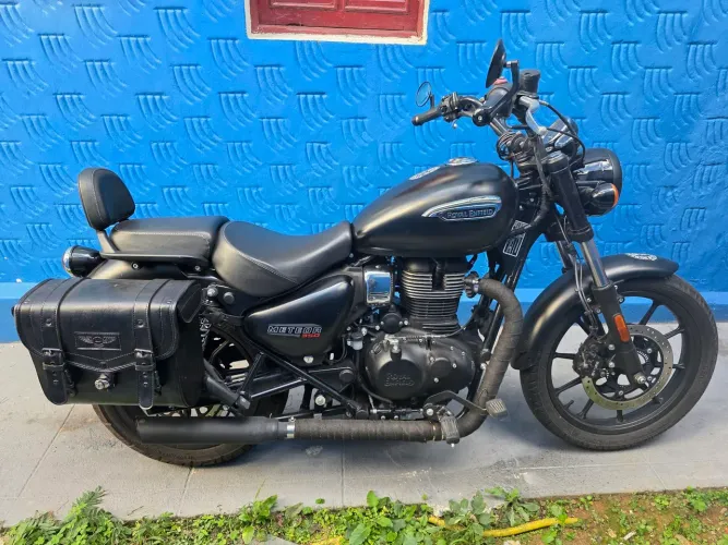 Royal Enfield Meteor 350 Stellar em excelente estado de conservação, pronta para rodar!
