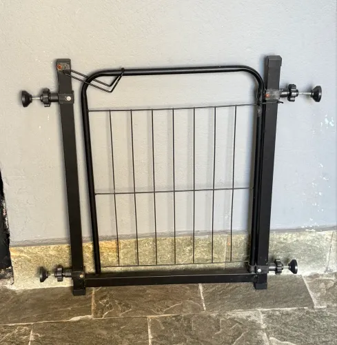 Grade de porta para proteção de Pet ou bebê 