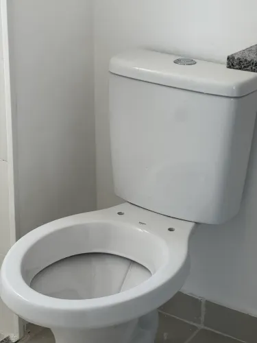 VASO SANITÁRIO COM CAIXA ACOPLADA