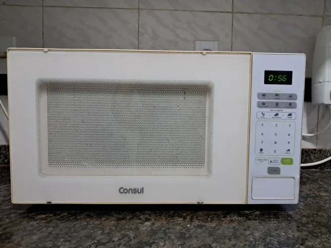 Micro-ondas 30 litros.