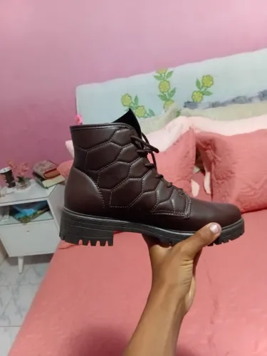 Vendo bota em bom estado interessado me manda msg no zap *0