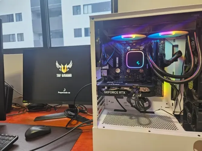 PC Gamer High-End: RTX 5060 + Ryzen 7 5700X (Com Garantia e Nota Fiscal) - Impecável!