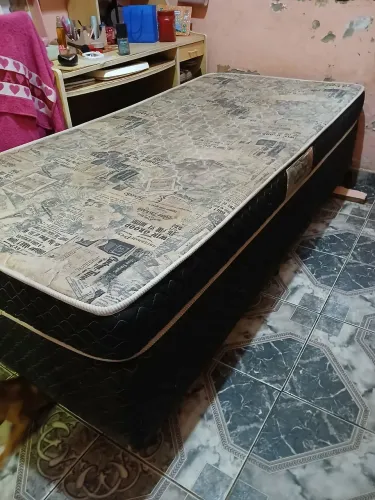 Cama box solteiro 350 ou troco em ar condicionado de janela em boas condições 