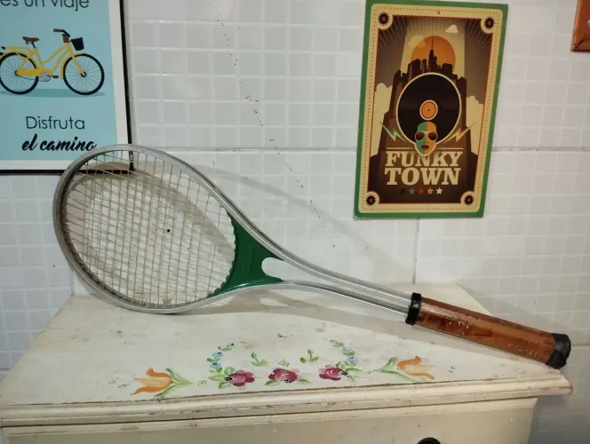 RAQUETE VINTAGE METALPLAS - PEÇA PARA COLECIONADORES