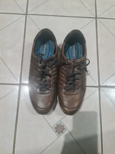 Sapato democrata