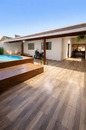 Casa com piscina aquecida