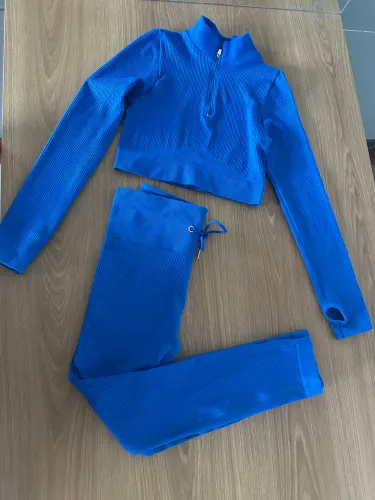 Conjunto fitness azul