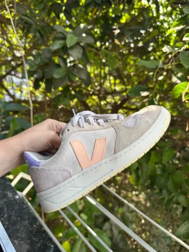 Tênis Vert tamanho 34