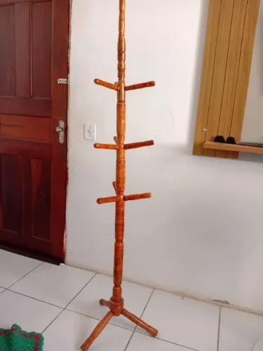 Cabideiro de chão 