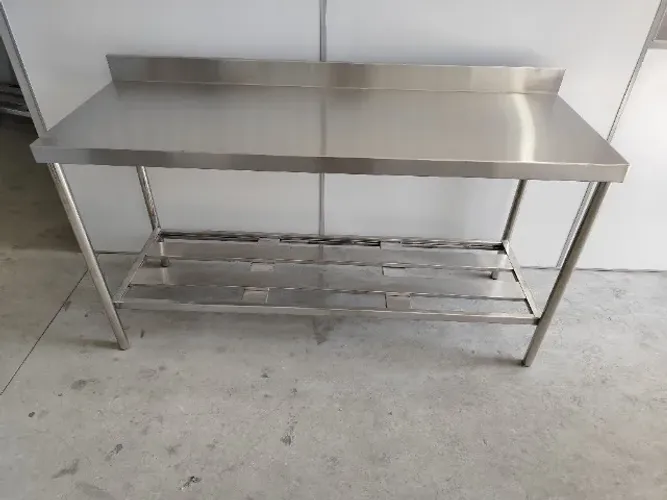 Bancada inox 2,20×0,70×0,90 c/ espelho e prateleira 