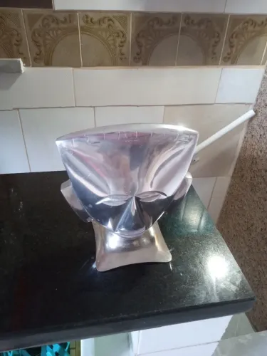 Escultura de alumínio