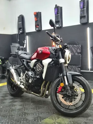 Honda CB1000R 
