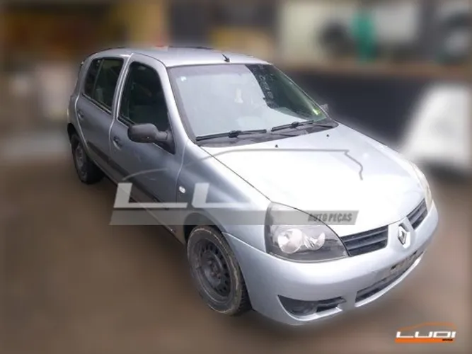 sucata de clio retirada de peças