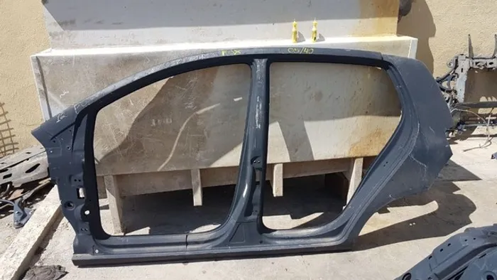 Corte Folha Lateral Esquerdo Completo Volkswagen Fox 2012