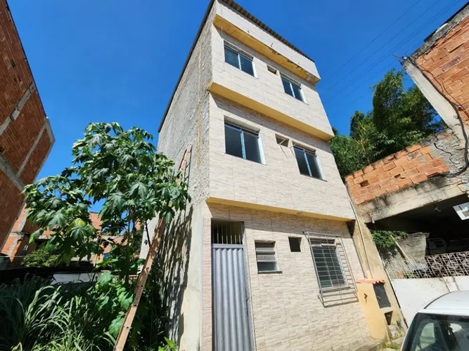 VENDE-SE PRÉDIO COM 3 CASAS DE 1 QUARTO EM REALENGO