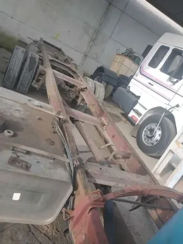 Chassi com truck e levante mb 1113