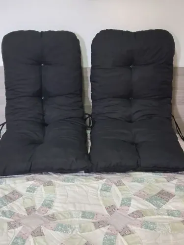 Duas Almofadaa para cadeiras novas comprimento 97 cm e largura 47 cm