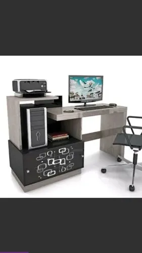 Mesa de estudo com cadeira