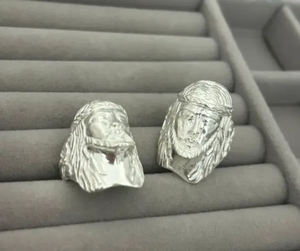 ANEL JESUS DE PRATA 190$