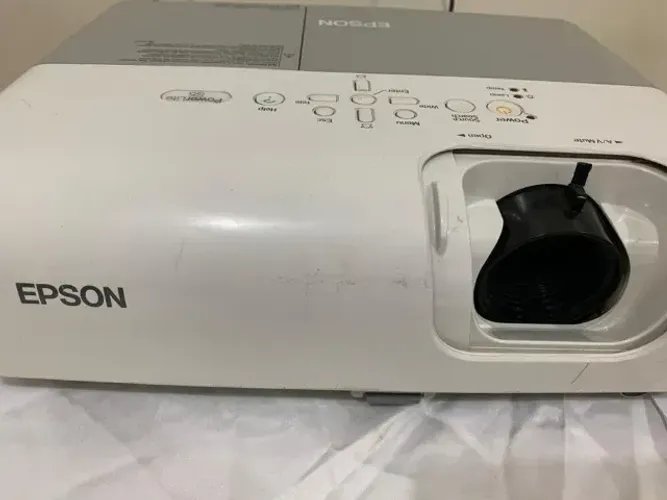 Vendo Projetor de Imagens Epson Power Lite S5