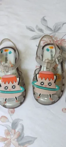 Sandálias Mini Melissa com Desenho Divertido