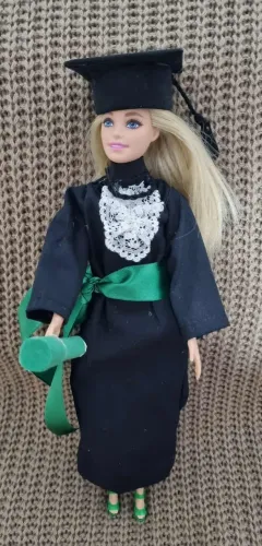 Boneca Barbie formanda