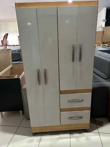 Guarda-Roupa 4 Portas 2 gavetas
