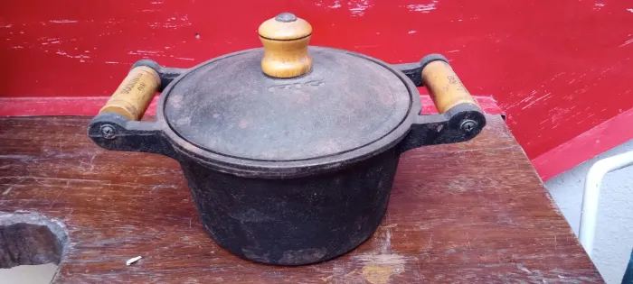 Panela de Ferro Fundido Antiga
